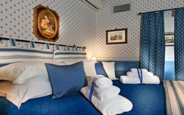 Spagna Blue Suites