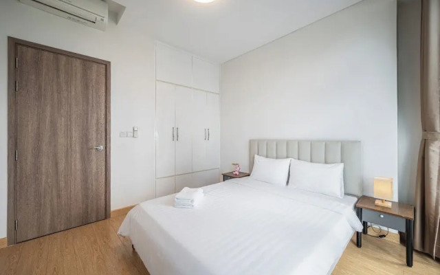 Golden Mansion - Transit Apt Free POOL & GYM