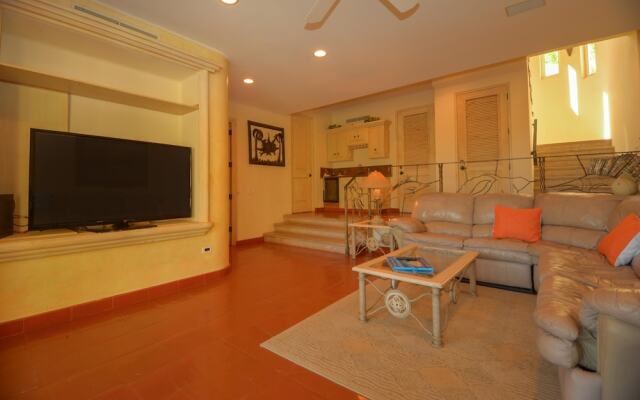 Spacious with Convenient Cabo Location, Villa Ballena