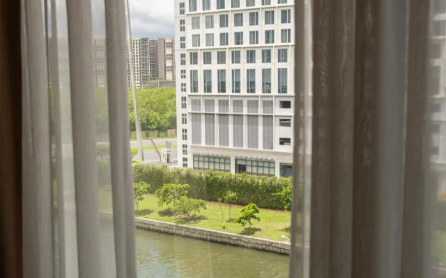 Modern City Stay Near Manila Bay Attractions