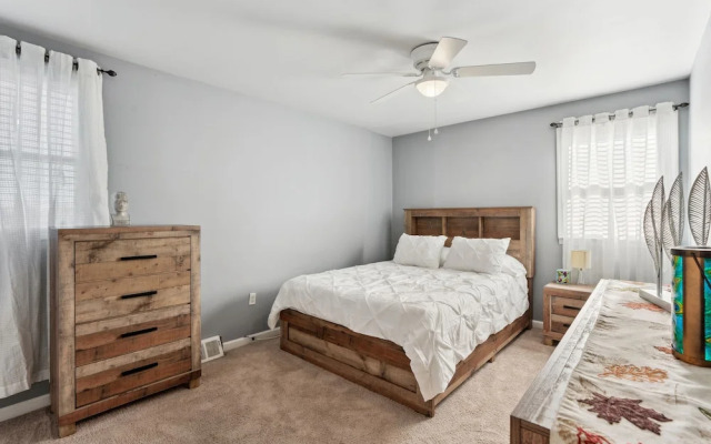 Philadelphia Vacation Rental Near Public Transit!