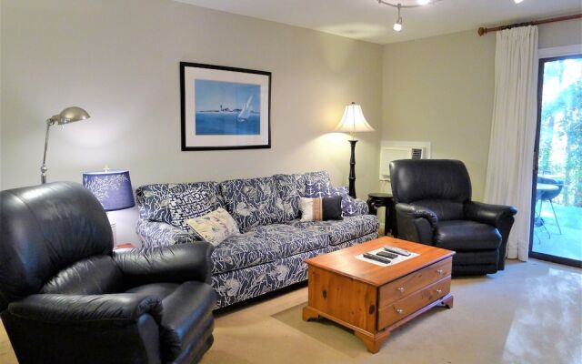 87 Chilton - 2 Bedroom Condo