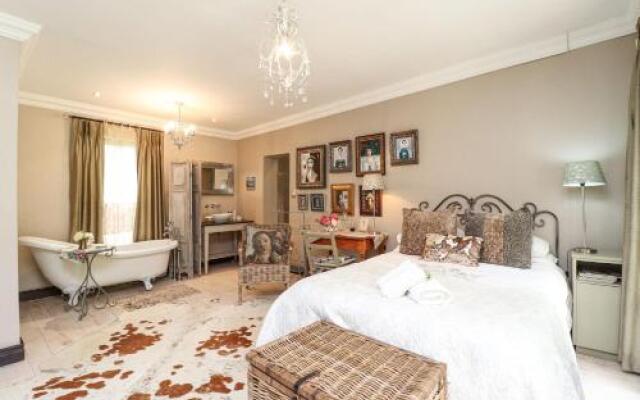 Three Oaks Bed  Breakfast