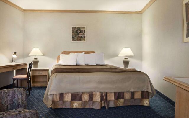 Travelodge by Wyndham Chatham