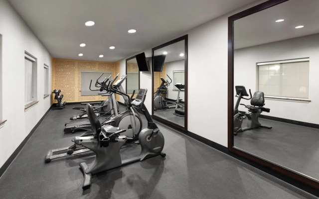 La Quinta Inn & Suites by Wyndham Kyle - Austin South