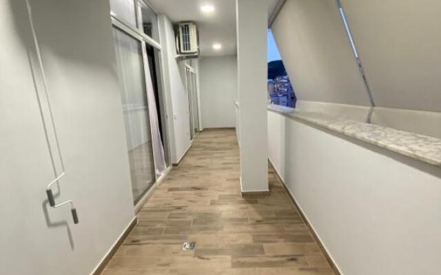 8th Floor Luxury Apartament Tirana