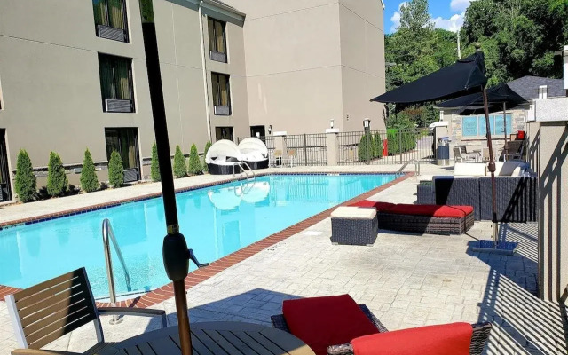 Quality Suites Nashville Airport