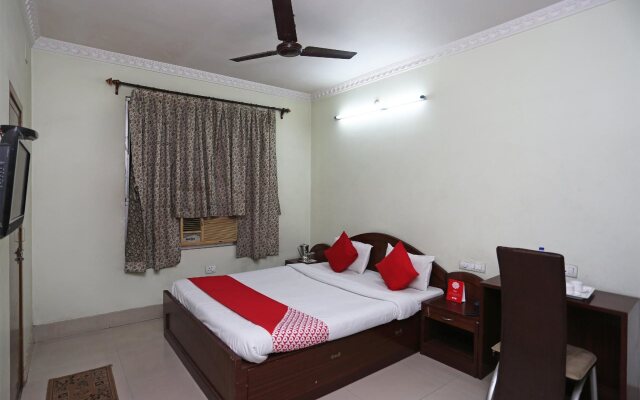 Cozycom By OYO Rooms