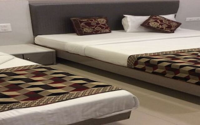 Room Maangta 133 @ Kurla West