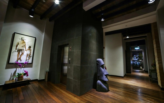 1825 Gallery Hotel