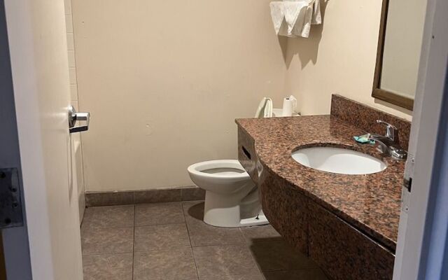 Metro Inn & Suites