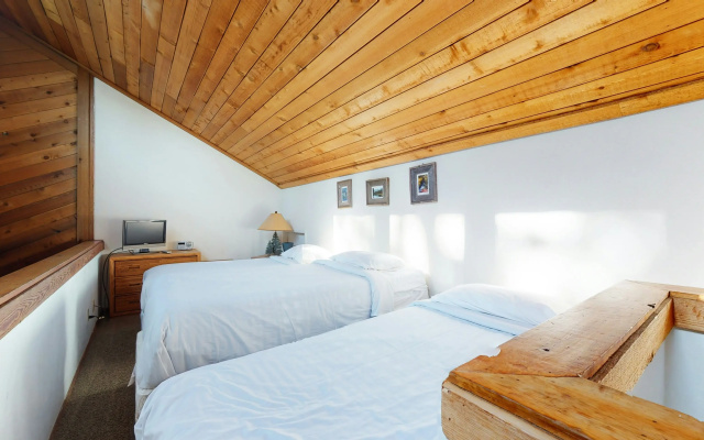 Mammoth Sierra Townhomes #32
