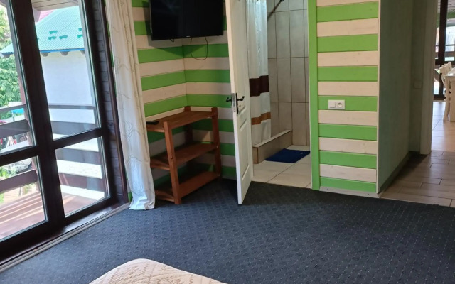 Садиба Янчар з Басейном