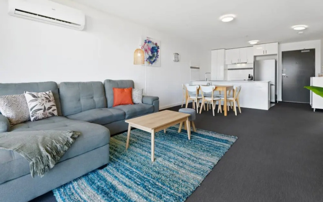 Executive and Spacious Apartment With Balcony – Guest Rooms – Melbourne