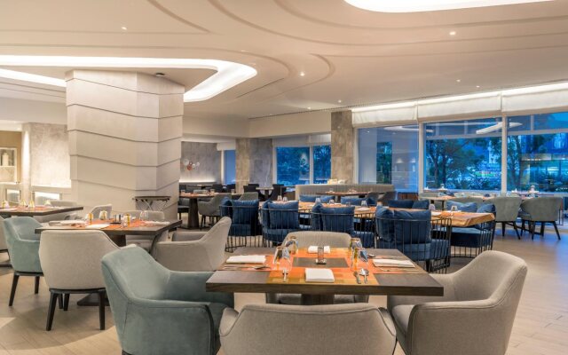 Novotel Phuket City Phokeethra Hotel