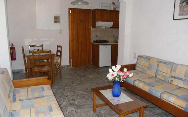 Filoxenia Studios & Apartments