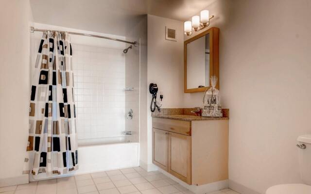 Global Luxury Suites at Kendall West