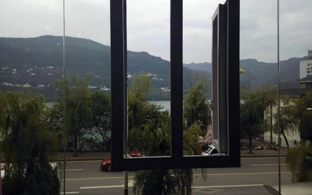 Guohao Boutique Hotel (Binjiang Avenue)