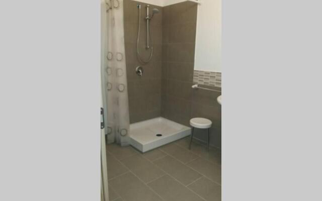 Appartamento in villa con giardino, vicino al mare