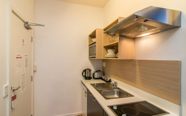 Gilmer Apartment Hotel