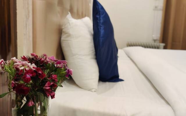 Ambrosia By ZiffyHomes