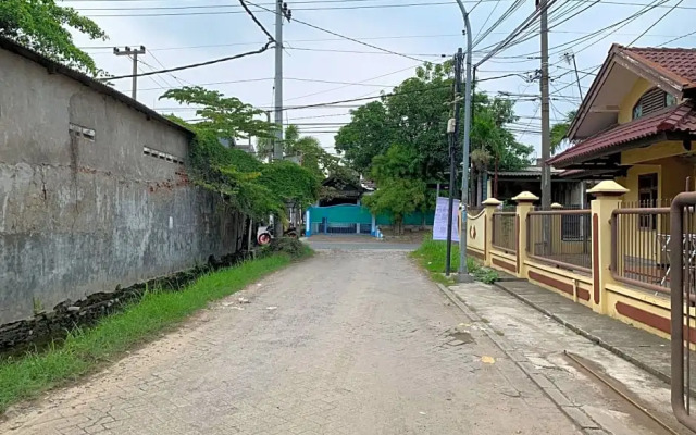 OYO Life 3082 Kost Putri Wonorejo