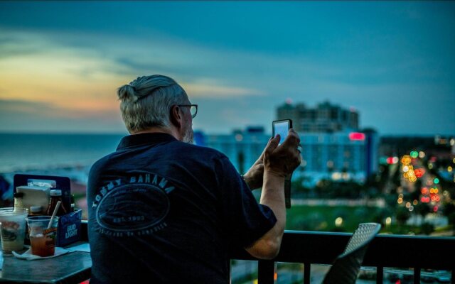 Pier House 60 Clearwater Beach Marina Hotel
