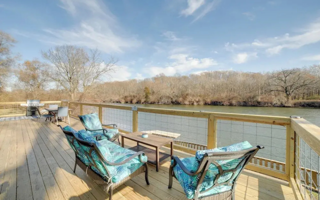 Charming Riverfront Retreat in Monticello!