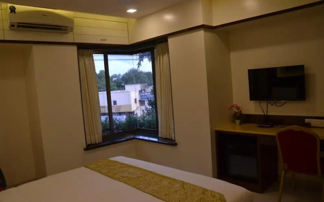 OYO 659 Hotel Grand Tulip