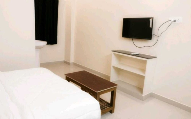 Iroomz Hotel Krishna Inn