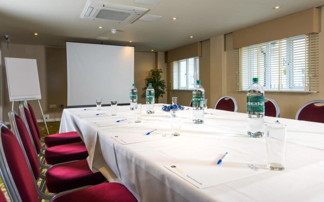 Mercure Newbury West Grange Hotel