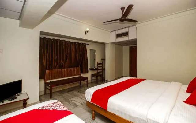 OYO 33399 Hotel Alwin