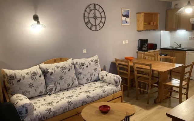 Alpine Apartment With Balcony