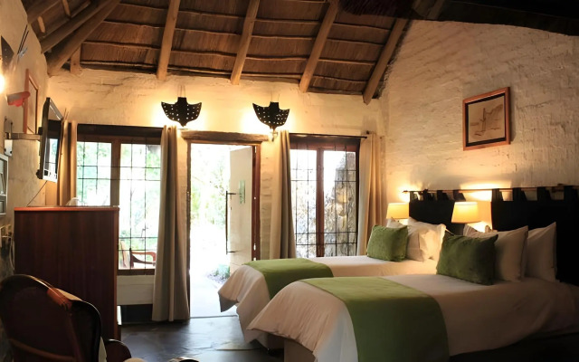 Misty Hills Country Hotel