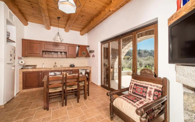 ARADENA TRADITIONAL House 4