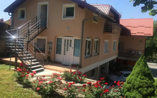 Hostel Jedvaj