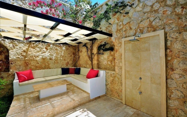 Villa Luminex by Akdenizvillam