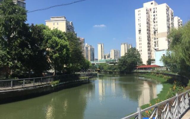 Shanghai Jingjing Hotel (Caobao Road Subway Station)