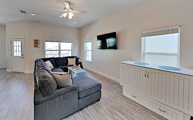 110nnaut 2 Bedroom Home