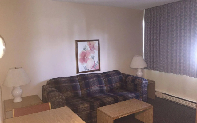 Tyee Village Motel