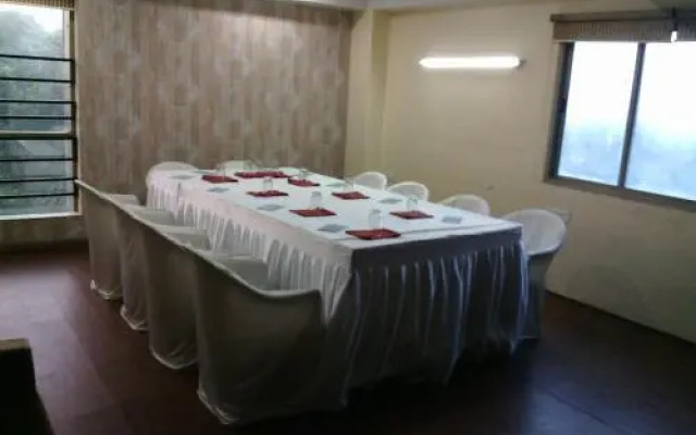 Hotel Kalinga Lake View