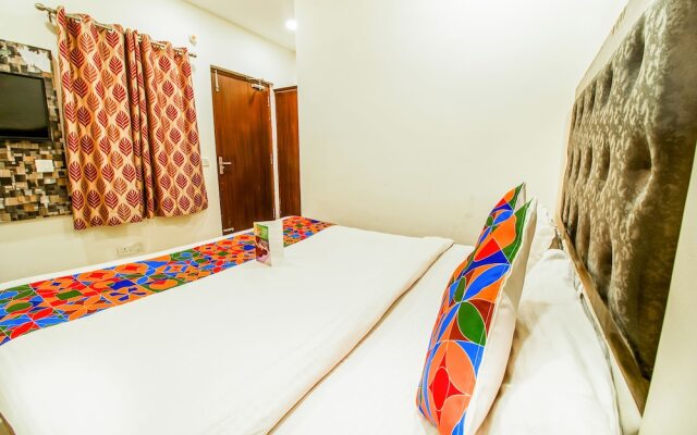 OYO 4856 Hotel The Benz