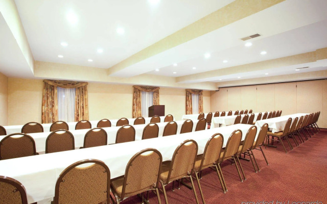 Best Western Plus Bourbonnais Hotel & Suites