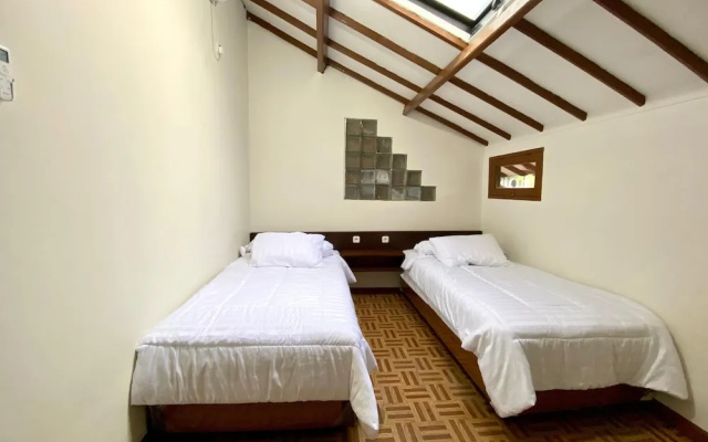 SF Homey Puri Indah – Guest Rooms – Cipanas