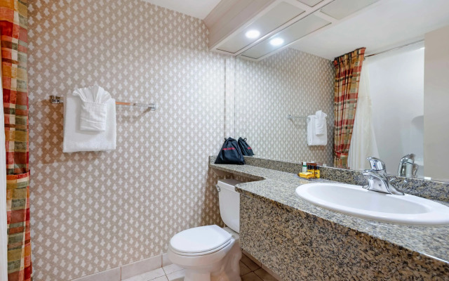 Best Western Plus Port O'Call Hotel