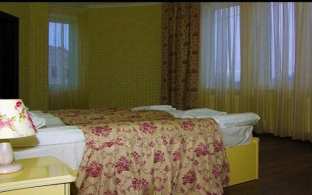 Hotel Deluxe