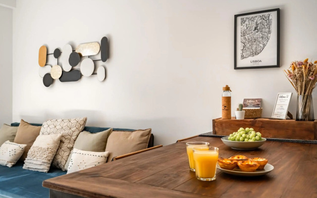 Lovely 2 Bedroom Apartment in the Heart of Lisbon
