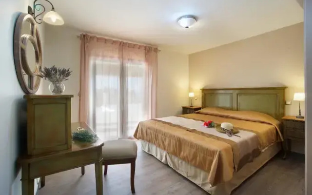 Vryonis Villa