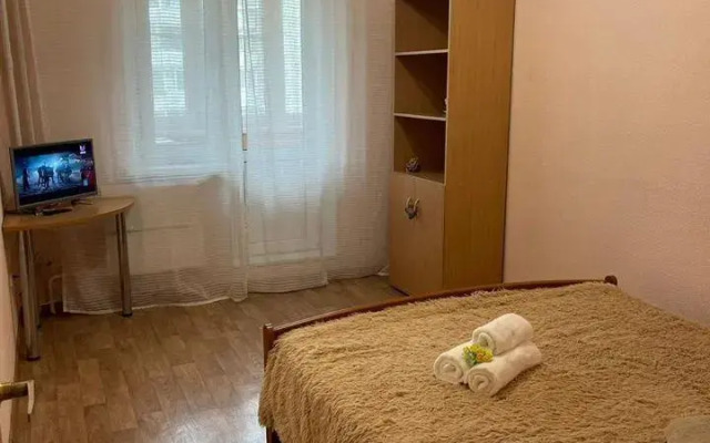 Gold Apart (Gold Apart) on the University Embankment 36B