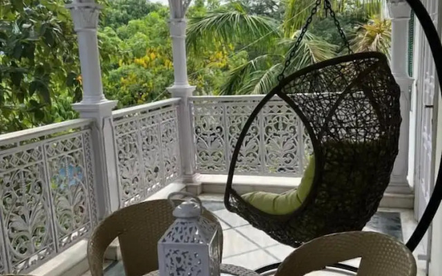 VILLA 33 Bed & Breakfast